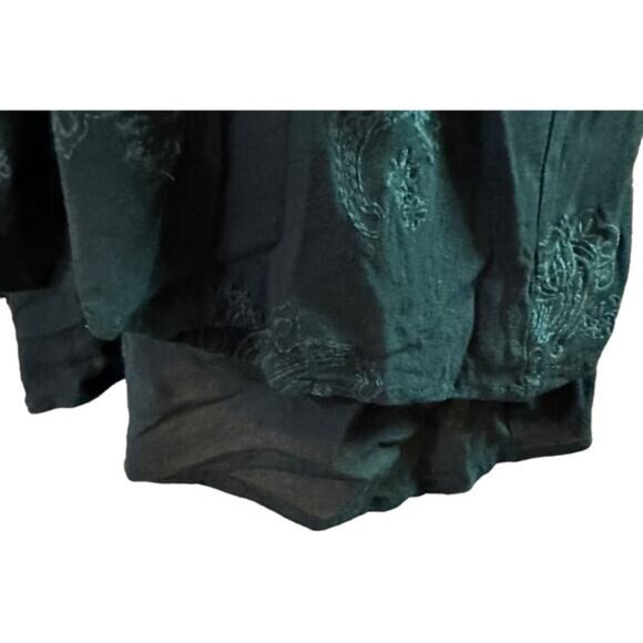 Torrid Green Sleeveless Tunic Top With Embroidered Floral Pattern Keyhole Detail - Picture 5 of 12